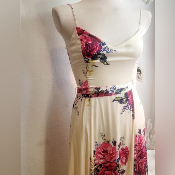 Betsey Johnson Feminine Cream Pink Floral Maxi Dress - Picture 5 of 9